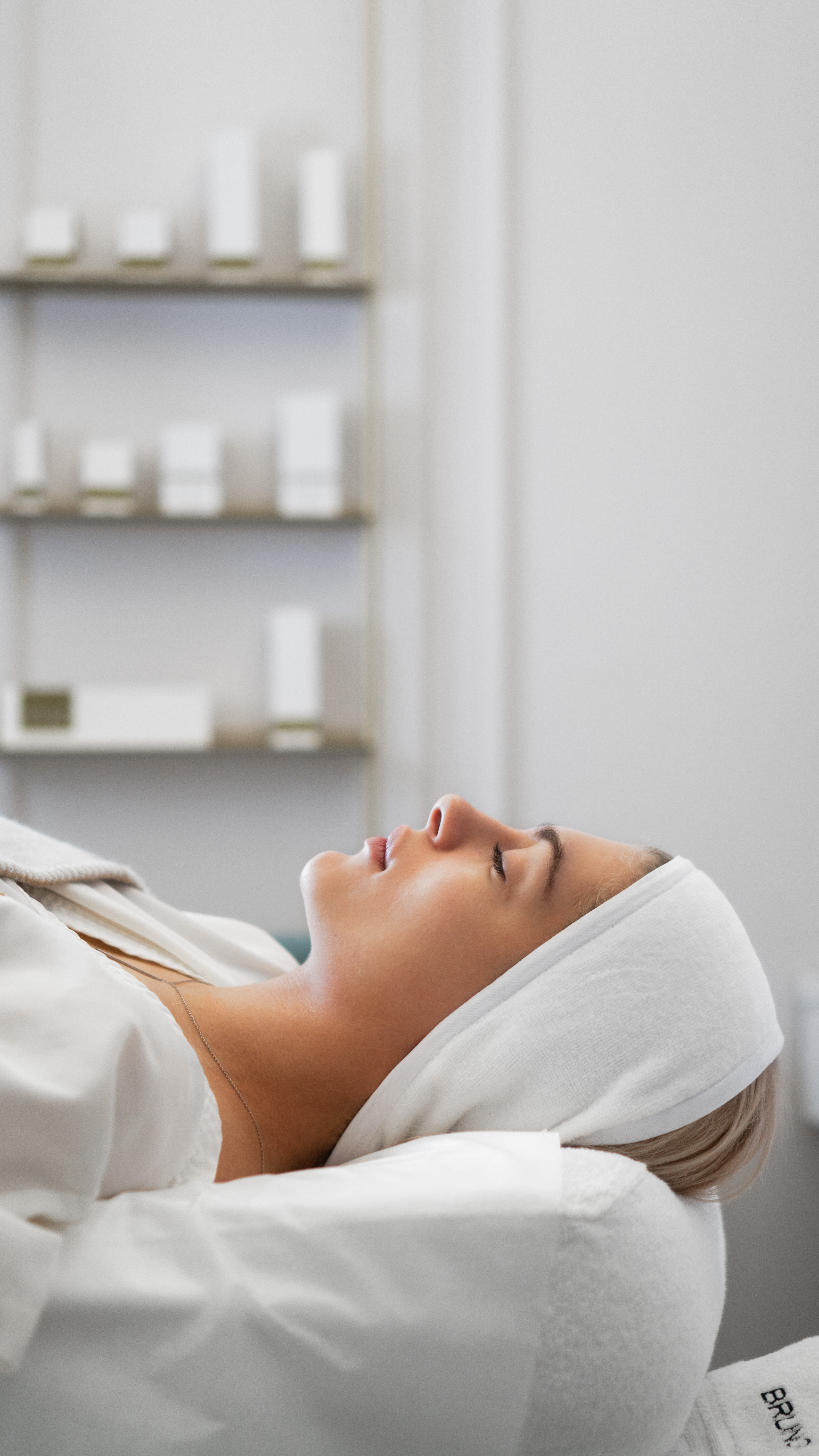 Laser and light treatment at Signature Clinic Warsaw